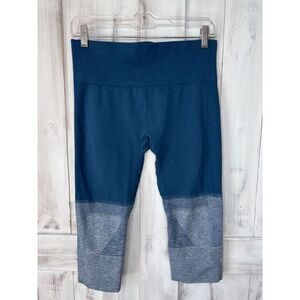 Women's Lululemon Seamlessly Street Crop Ombre Blue Mid Rise Leggings 8‎